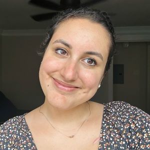 Meet your Posher, Abigail